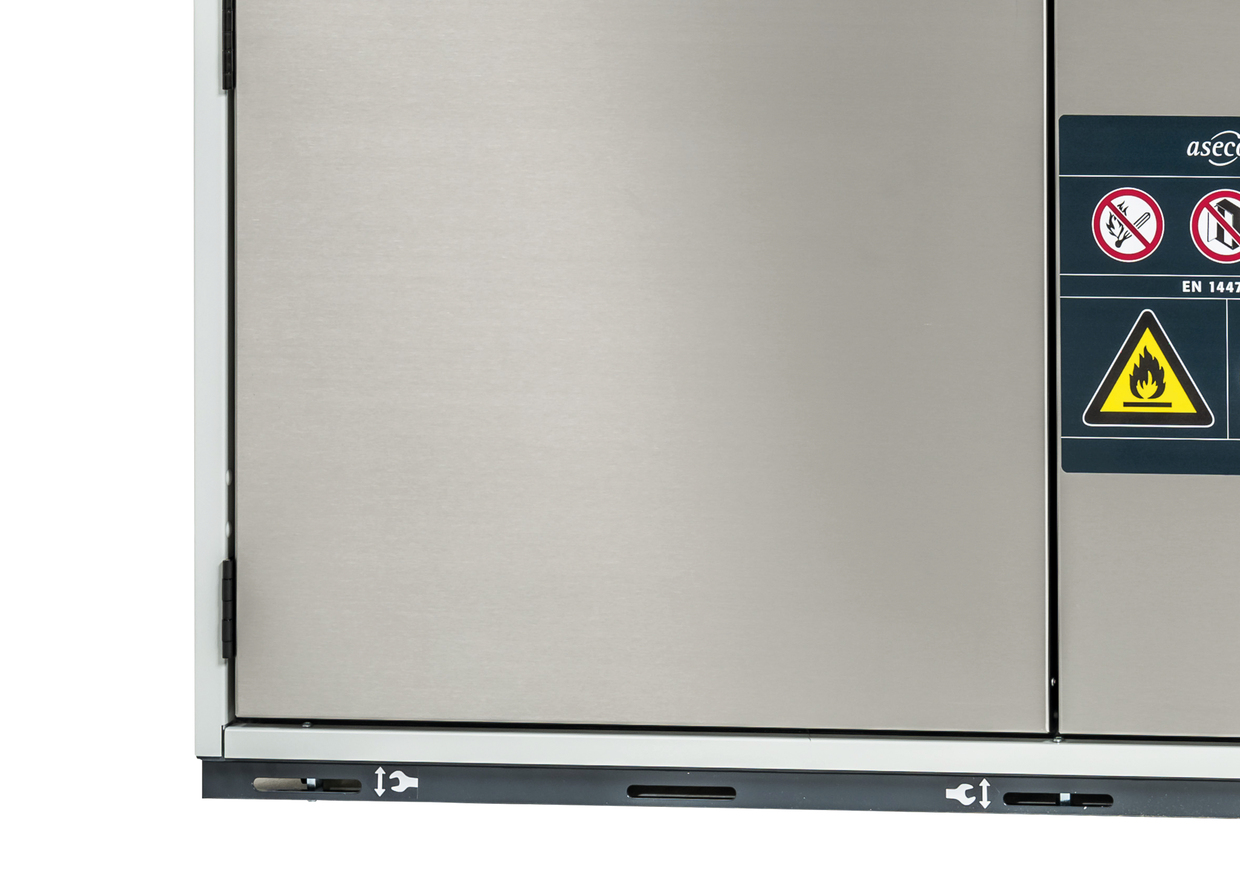 Rollen mit Sockelblende für Sicherheitsschränke UB90/UB30, pulverbeschichtetes Stahlblech Schiefergrau RAL 7015, Breite 1100 mm Rollen mit Sockelblende für Sicherheitsschränke UB90/UB30, pulverbeschichtetes Stahlblech Schiefergrau RAL 7015, Breite 1100 mm